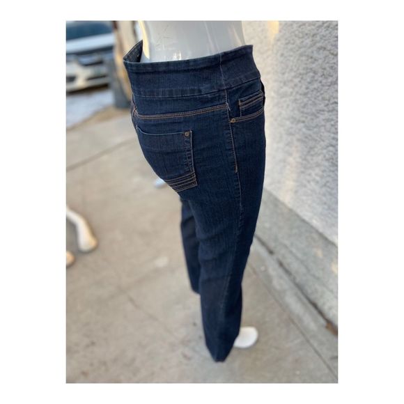 Reitmans Jeans Mid Rise Straight Boot Cut Stretch Pull On Dark Wash Sz 7 - Picture 8 of 10